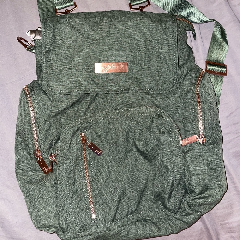 Jujube Be Sporty in Olive Rose.